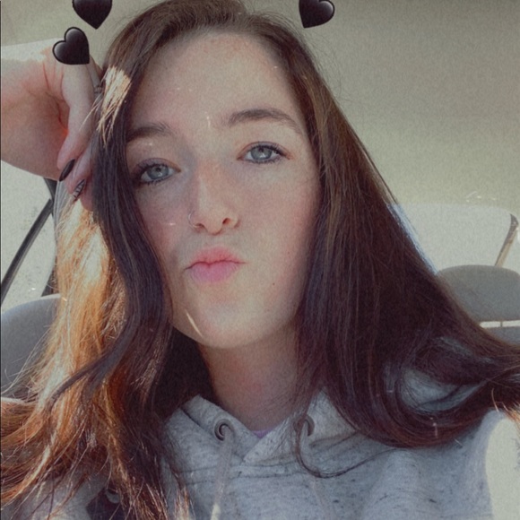 Meet your Posher, Makayla - Picture 1 of 1